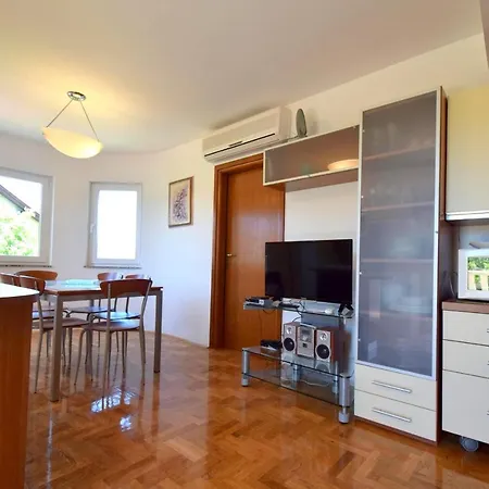 Apartment Mirela *