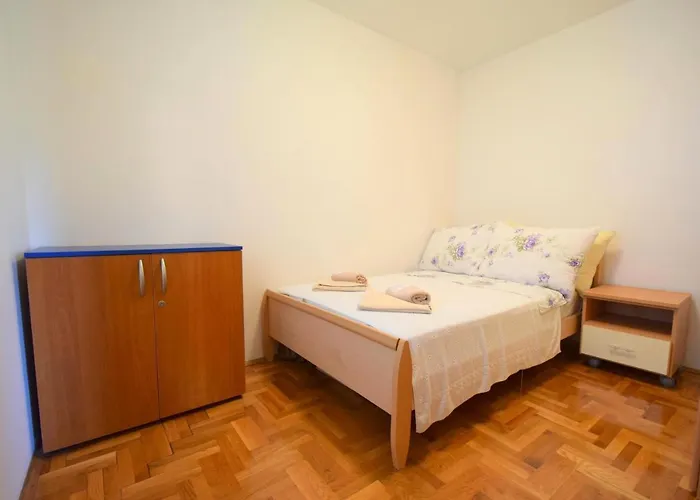 Mirela Appartement *